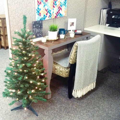 cubicle decirated for christmas