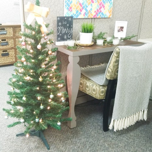 cubicle decorated for christmas